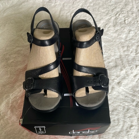 Dansko Shoes - Dansko new black leather sandal